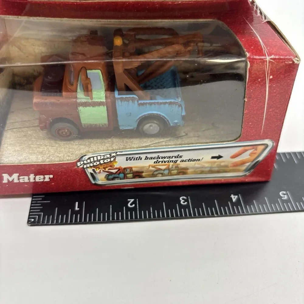 Disney Pixar Cars Mater Pullbax Pull Back Motor Toy Truck 2005 - New Box Damaged